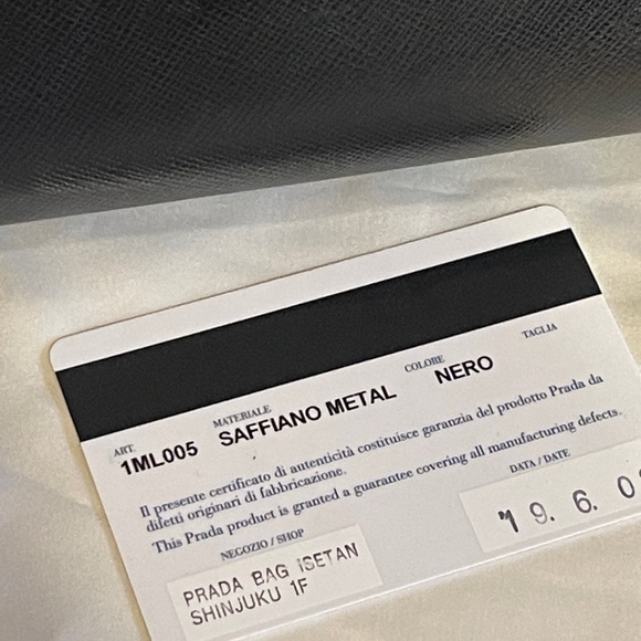 🔥NEW🔥 Prada Wallet - Picture 2 of 11